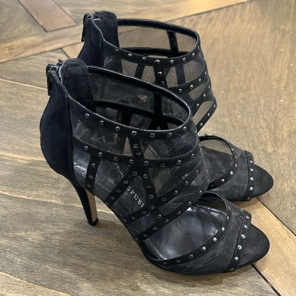 ROCK & REPUBLIC BLACK STILLETO HEELS